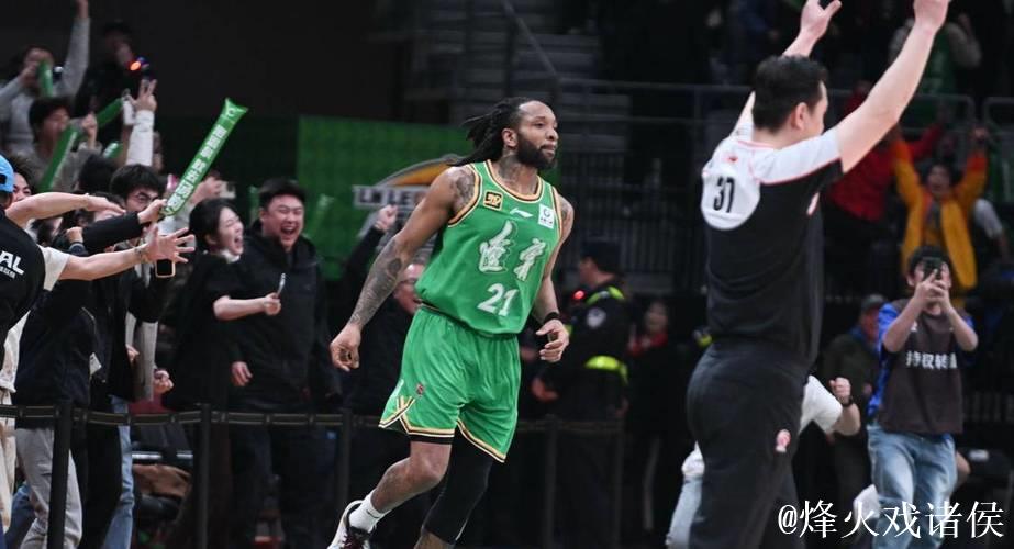 威尔斯前三节独揽24分,辽宁队大比分领先广厦19分 威尔斯前三节独揽24分,辽宁队大比分领先广厦19分