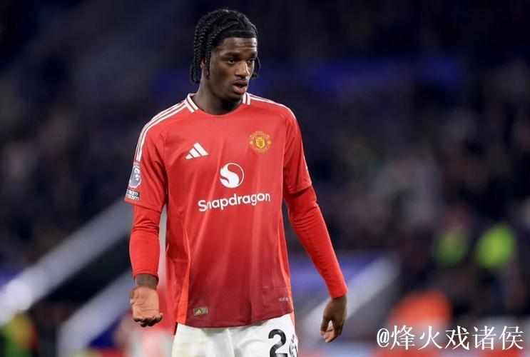 19岁小将连续3场首发踢满全场 曼联主场失4球仍获信任