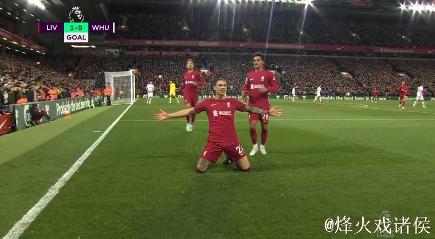 安菲尔德滑跪名场面 安菲尔德滑跪名场面