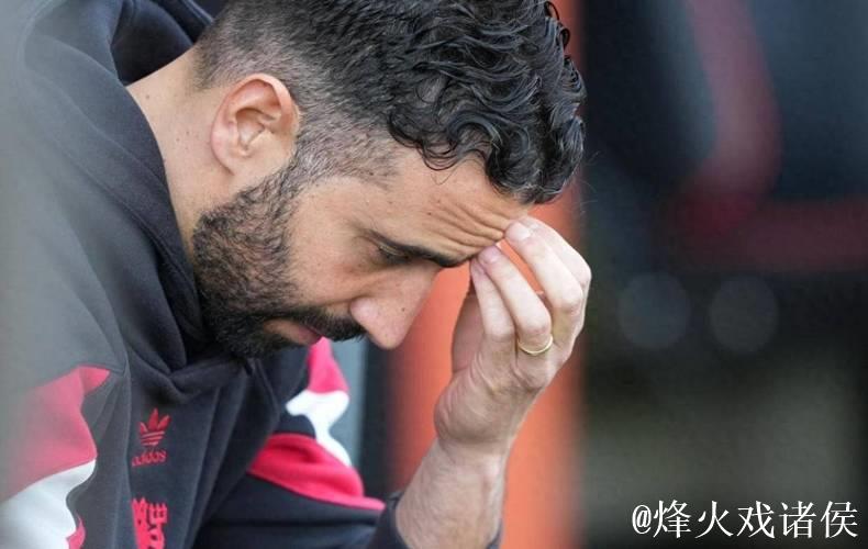 曼联苦主再现!连续9次不胜,主场两度0-3,阿莫林战术成谜 曼联苦主再现!连续9次不胜,主场两度0-3,阿莫林战术成谜